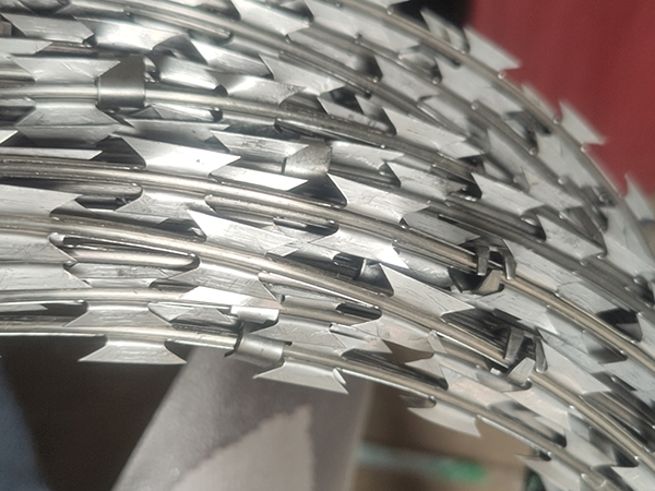 不銹鋼刀片刺繩